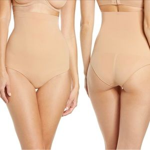 NWOT SKIMS SEAMLESS SCULPT HIGH-WAISTED BRIEF in OCHRE